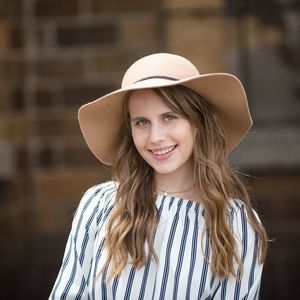 Meet your Posher, Brooke